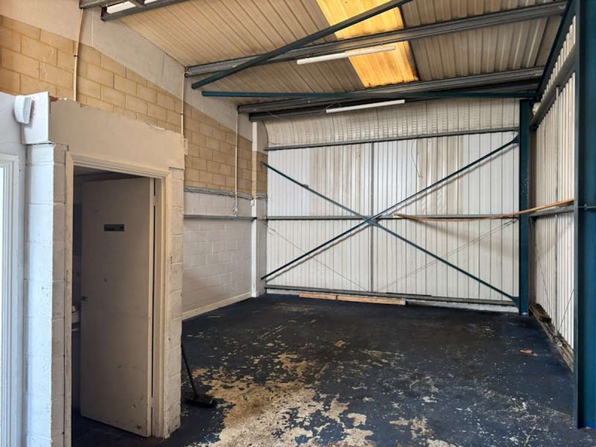 Industrial Unit in Egham - photo 4