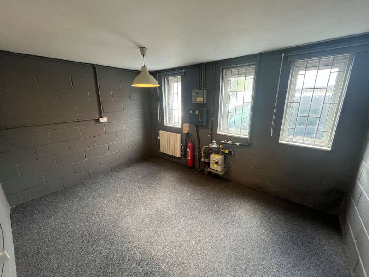 Industrial Unit in Winchester - photo 4
