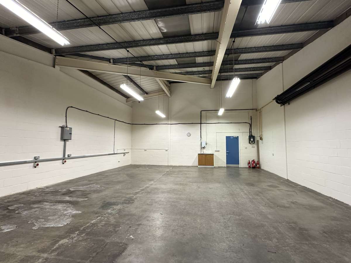 Industrial Unit in Letchworth - photo 2