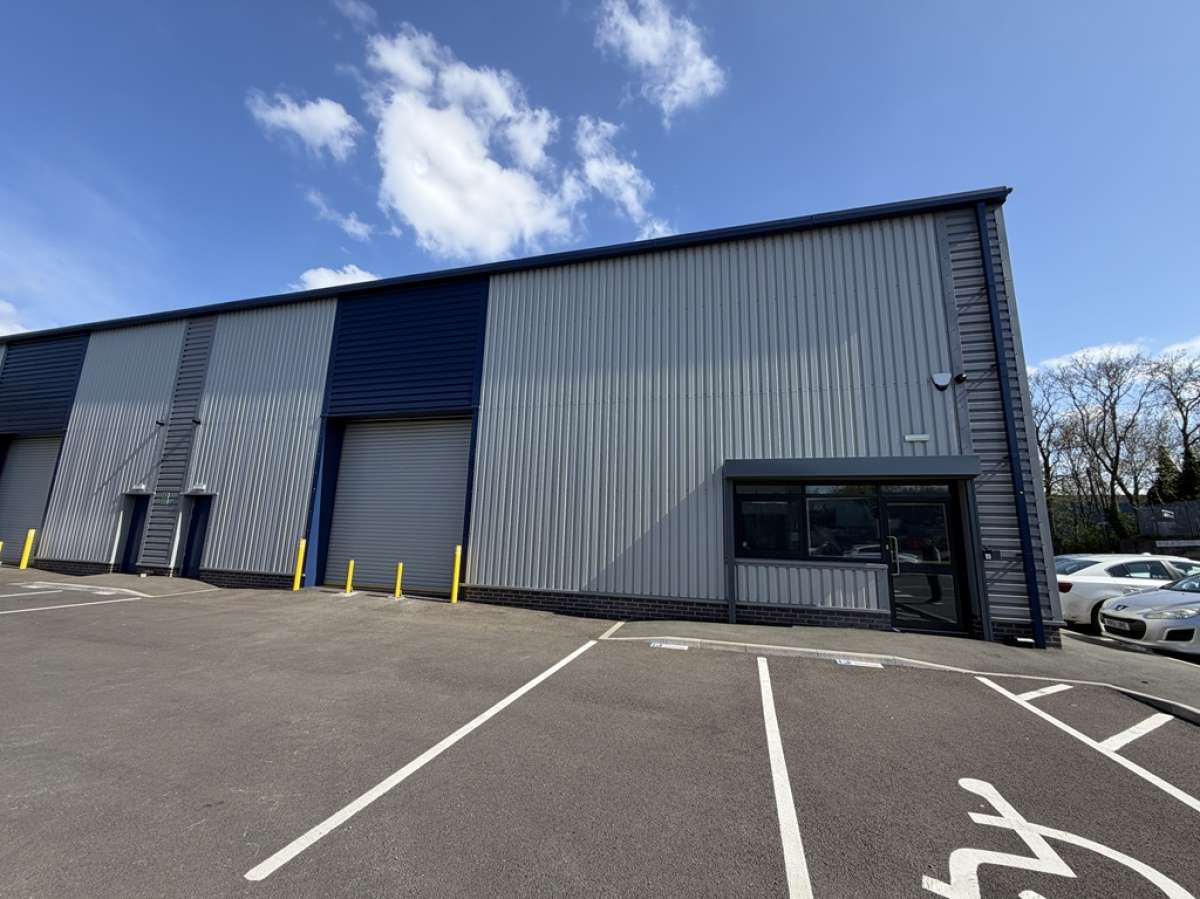 Industrial Unit in Dudley - photo 3