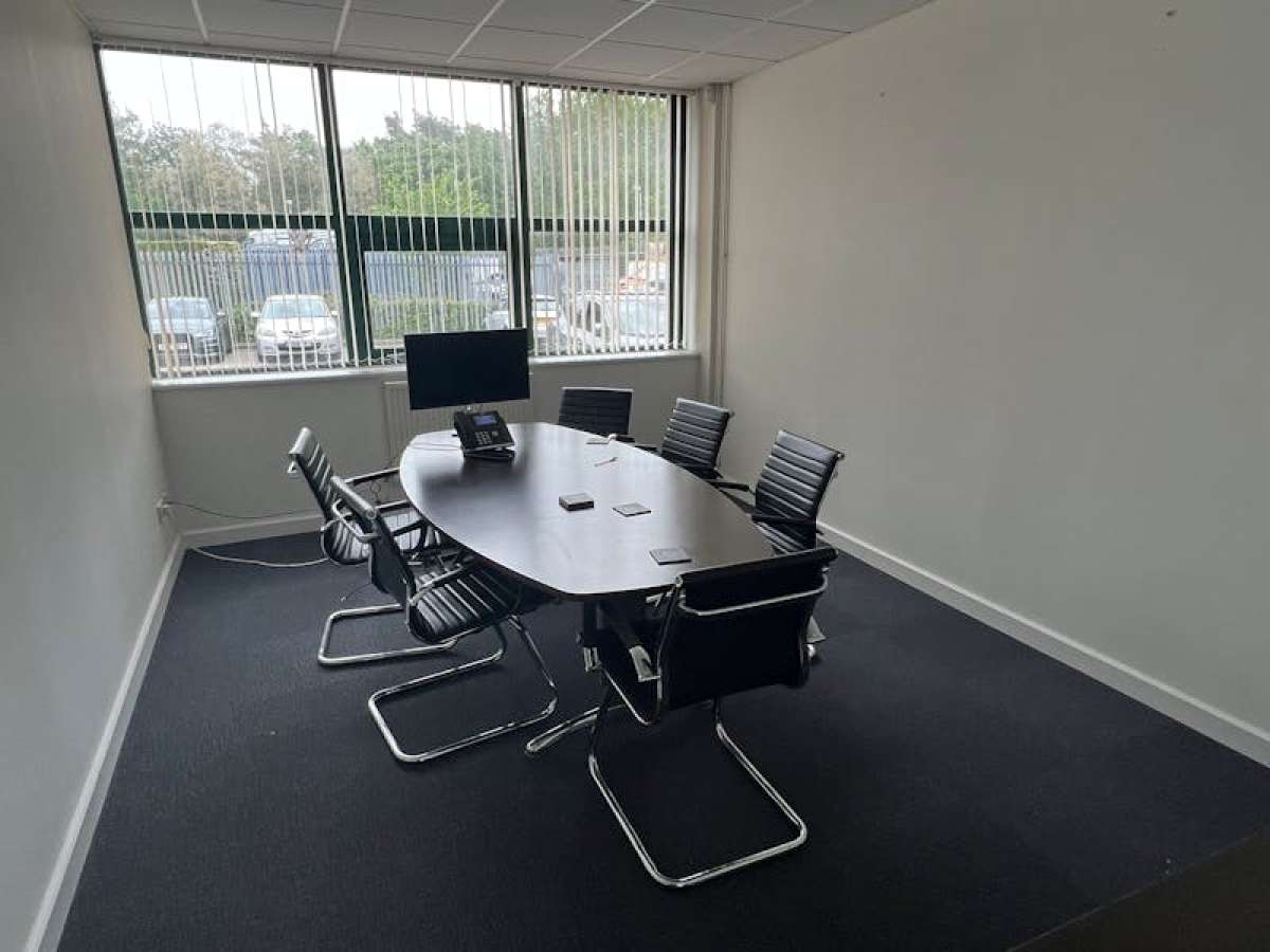 Industrial Unit in Southampton - photo 4