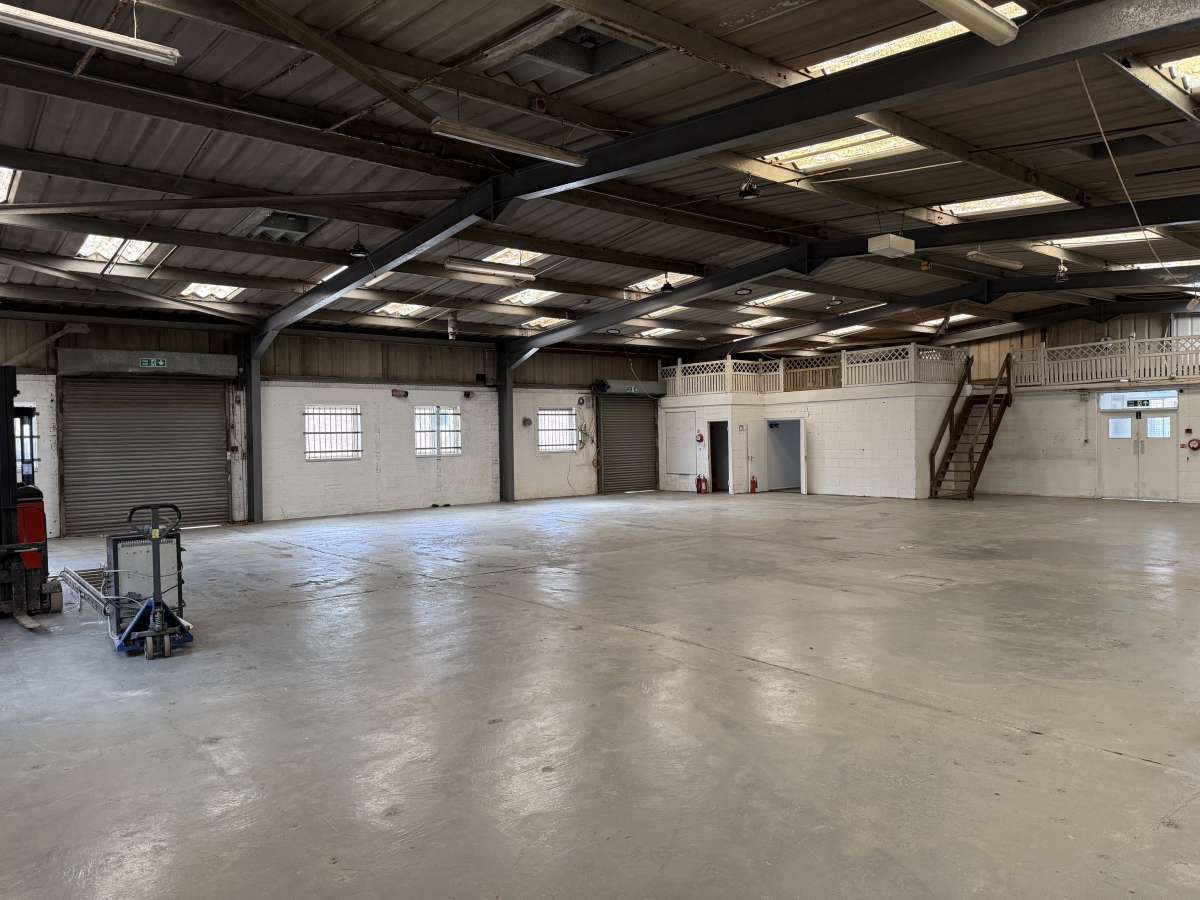Industrial Unit in Arlesey - photo 3