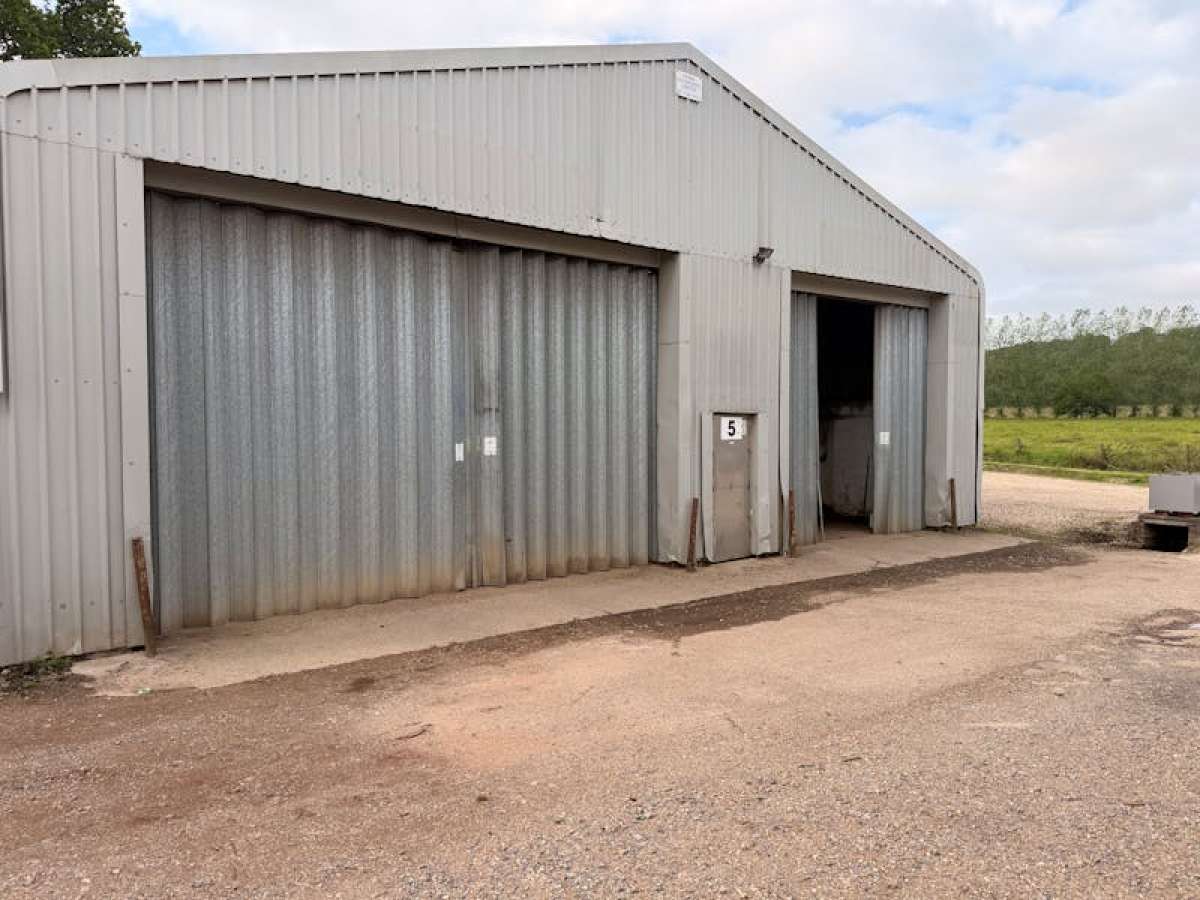 Industrial Unit in Bordon - photo 2