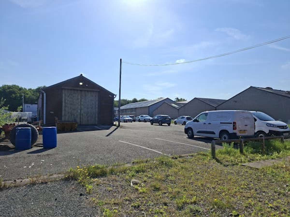 Industrial Unit in Walsall - photo 3