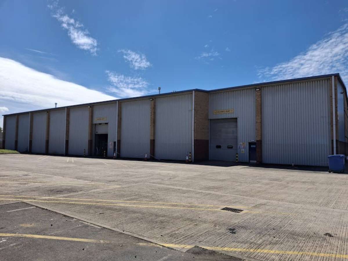 Industrial Unit in Tewkesbury - photo 2