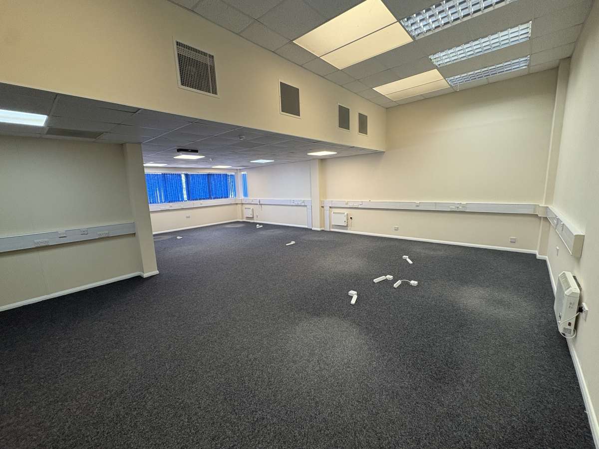 Industrial Unit in Southampton - photo 3