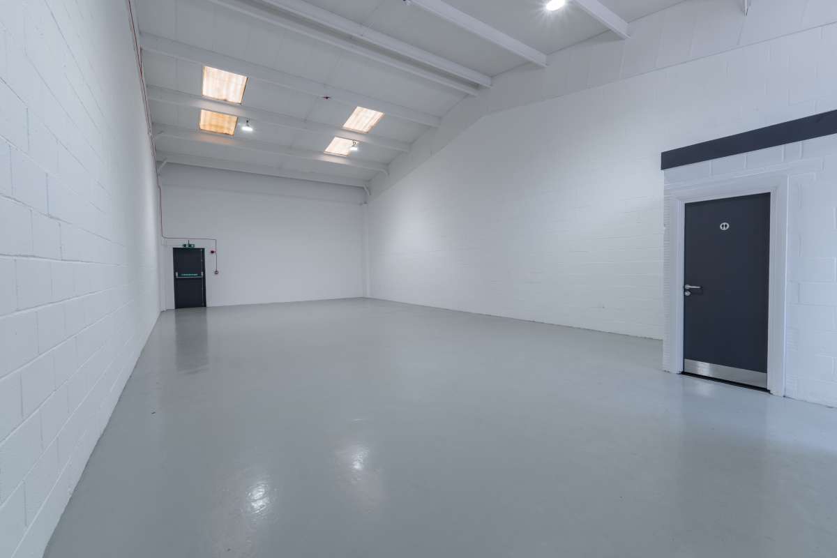 Industrial Unit in Croydon - photo 3