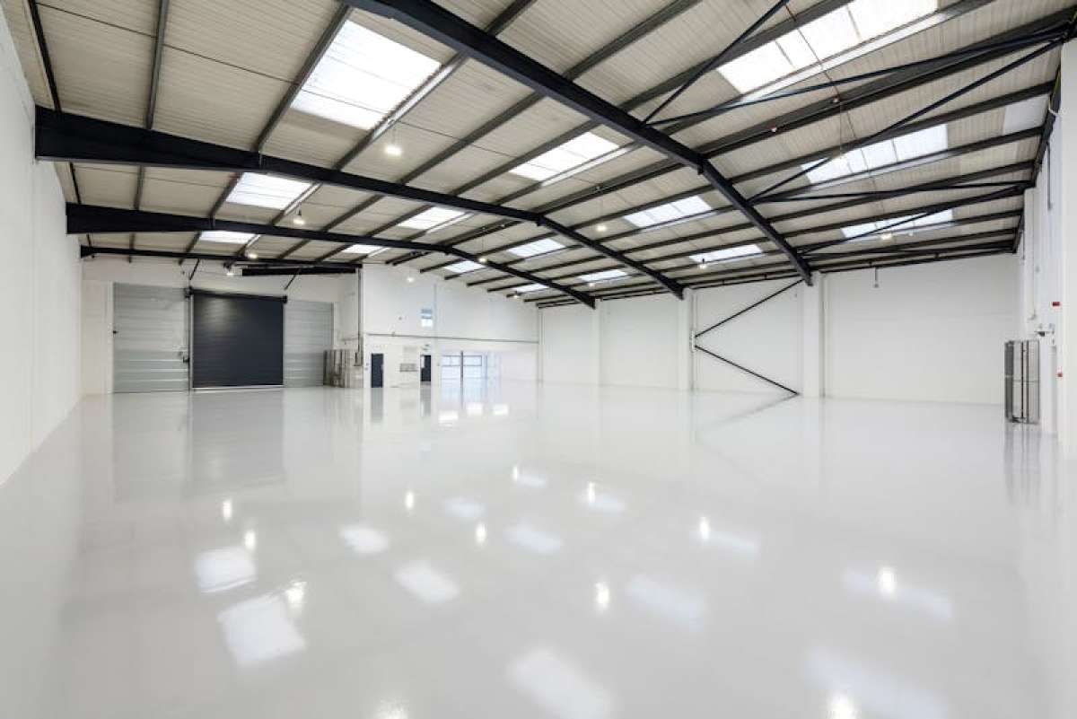 Industrial Unit in Sunbury-on-Thames - photo 2