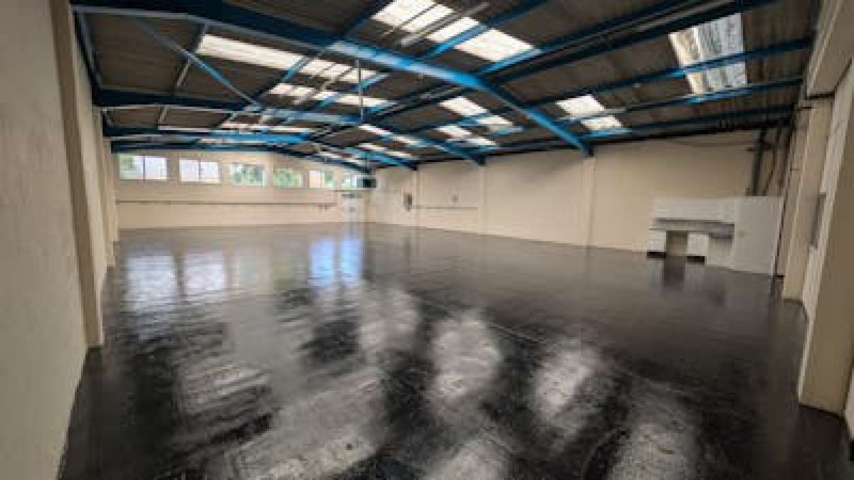 Industrial Unit in Southampton - photo 2