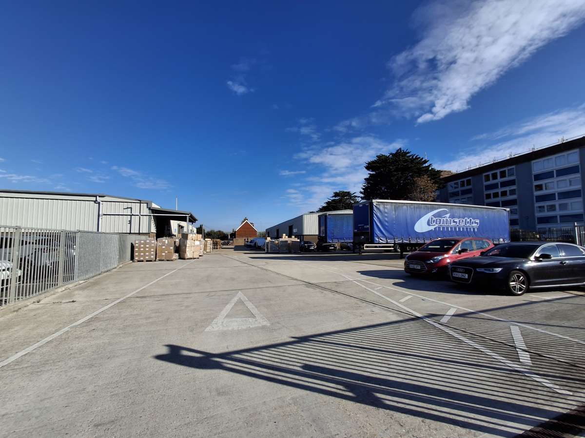 Industrial Unit in Newhaven - photo 3