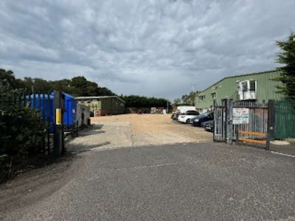 Industrial Unit in Eastleigh - photo 3
