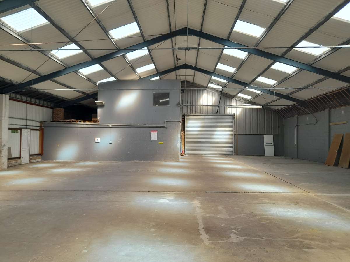 Industrial Unit in Cambridge - photo 2