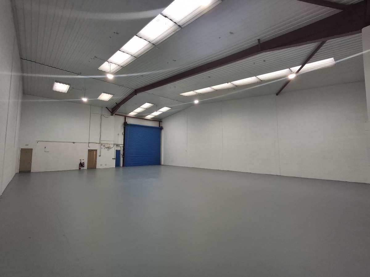Industrial Unit in Croydon - photo 2
