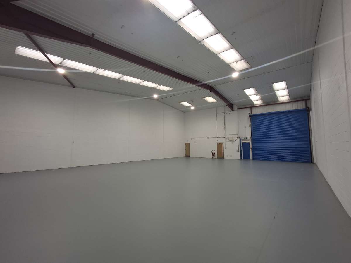 Industrial Unit in Croydon - photo 3