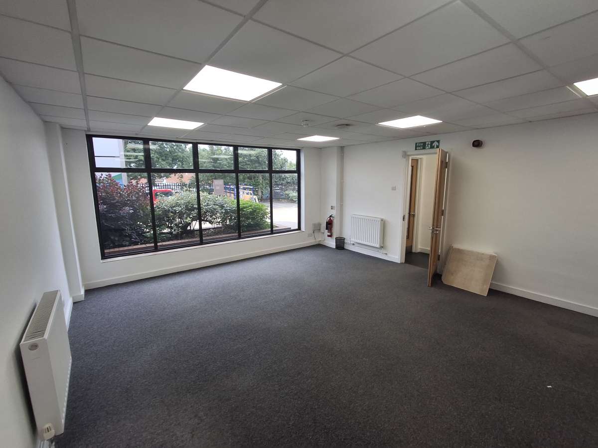 Industrial Unit in Croydon - photo 4