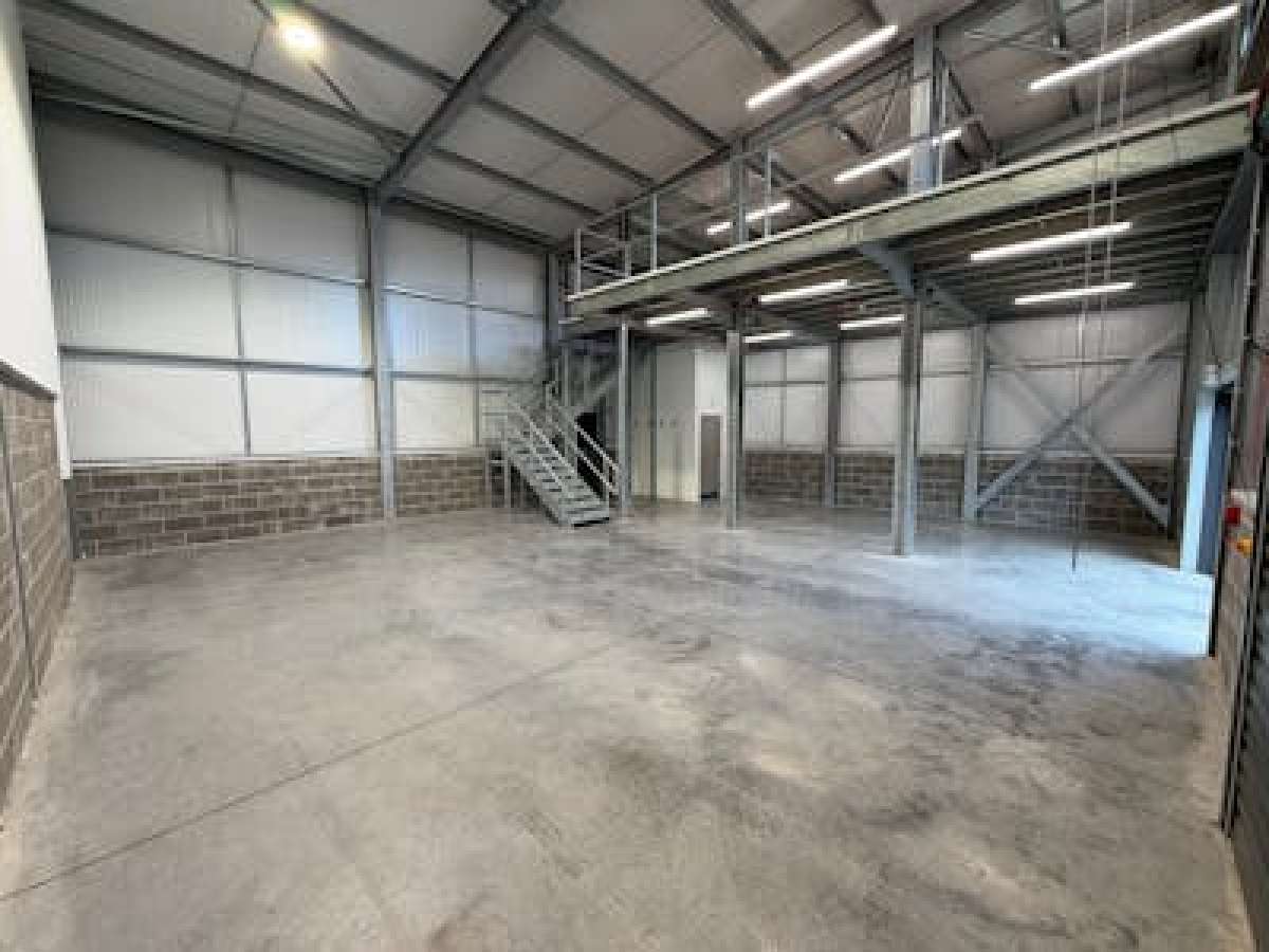 Industrial Unit in Eastleigh - photo 3