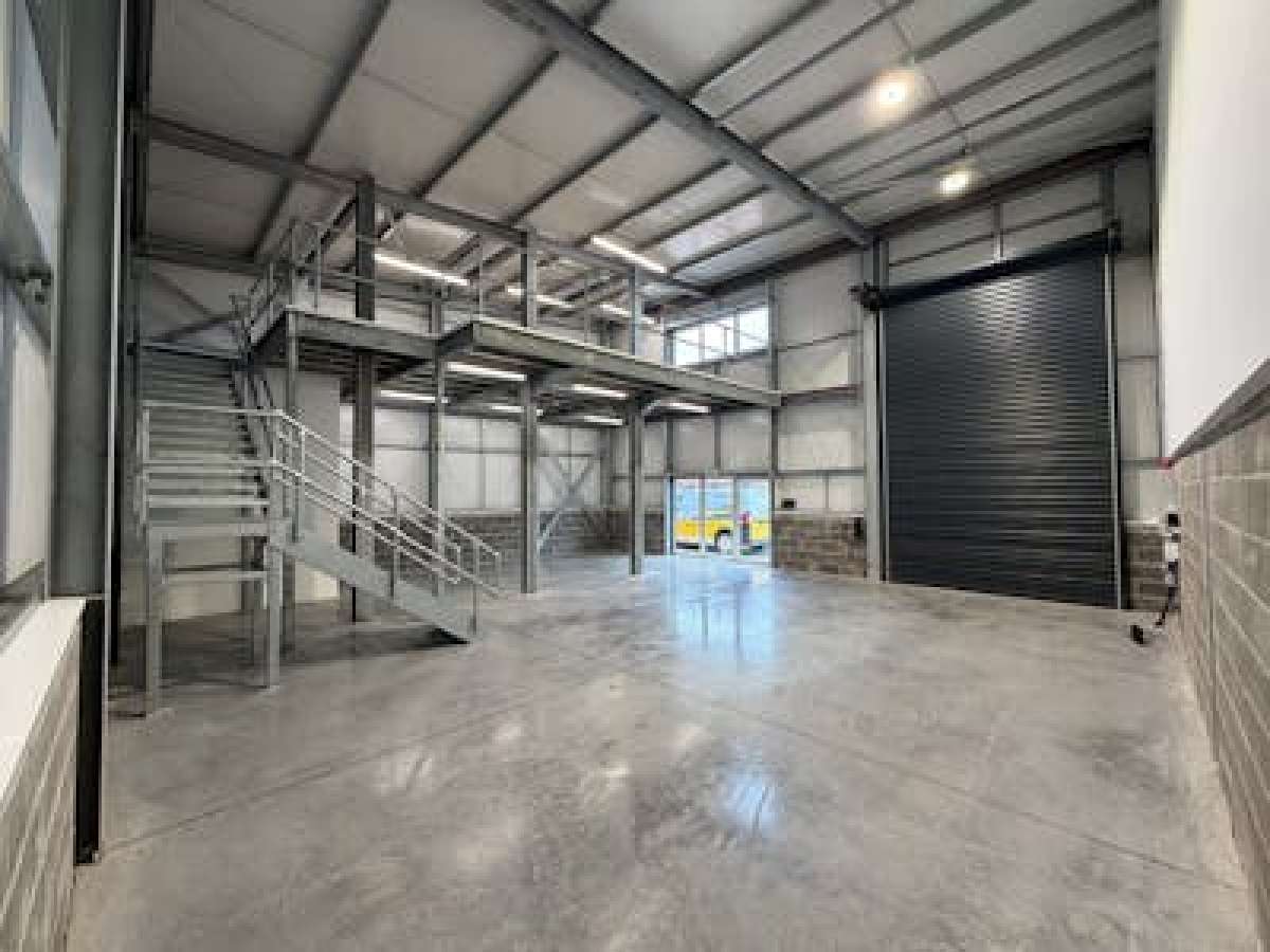 Industrial Unit in Eastleigh - photo 4