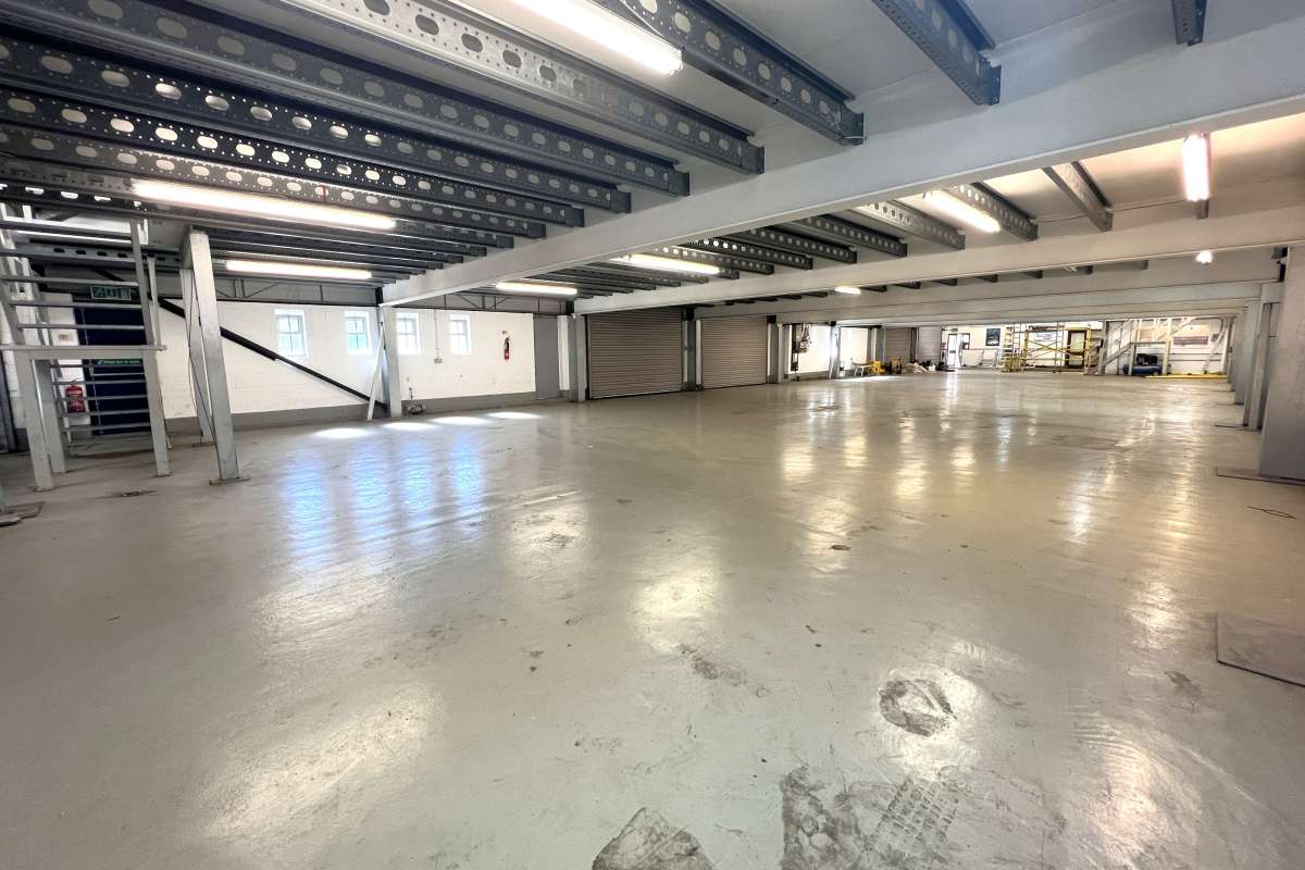 Industrial Unit in South Ockendon - photo 2