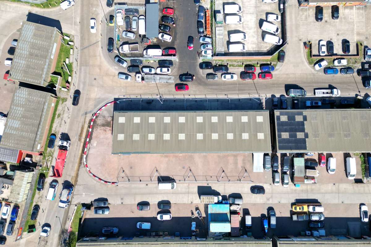 Industrial Unit in South Ockendon - photo 3