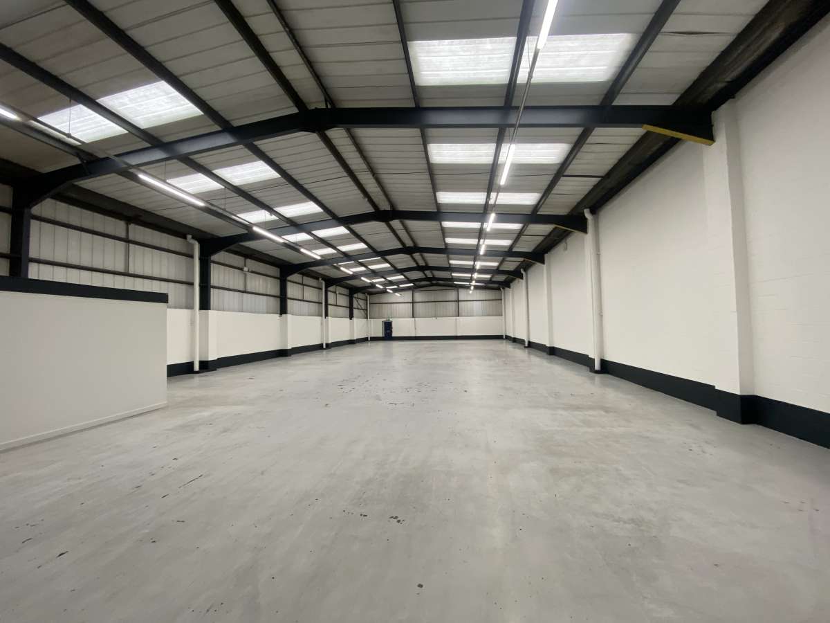 Industrial Unit in Wolverhampton - photo 2