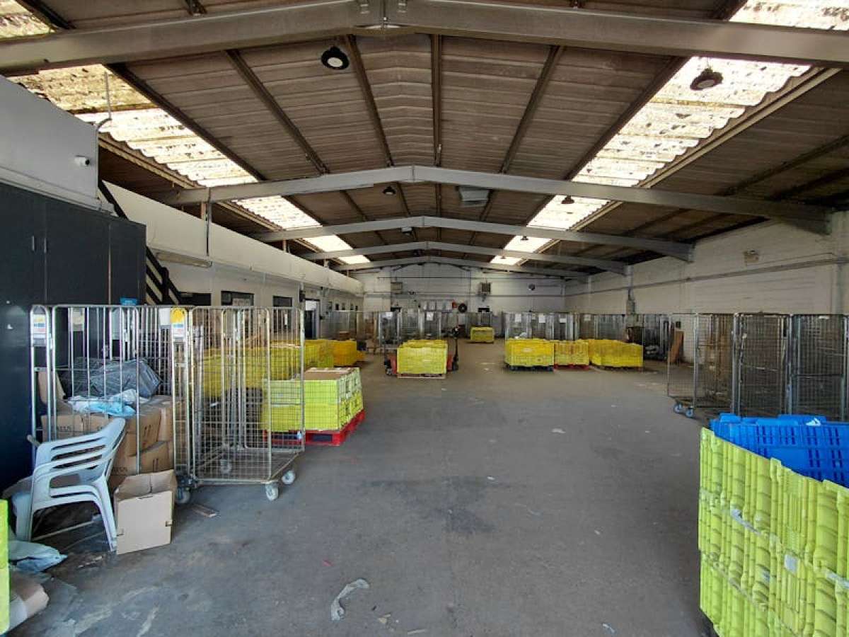 Industrial Unit in Wimborne - photo 3