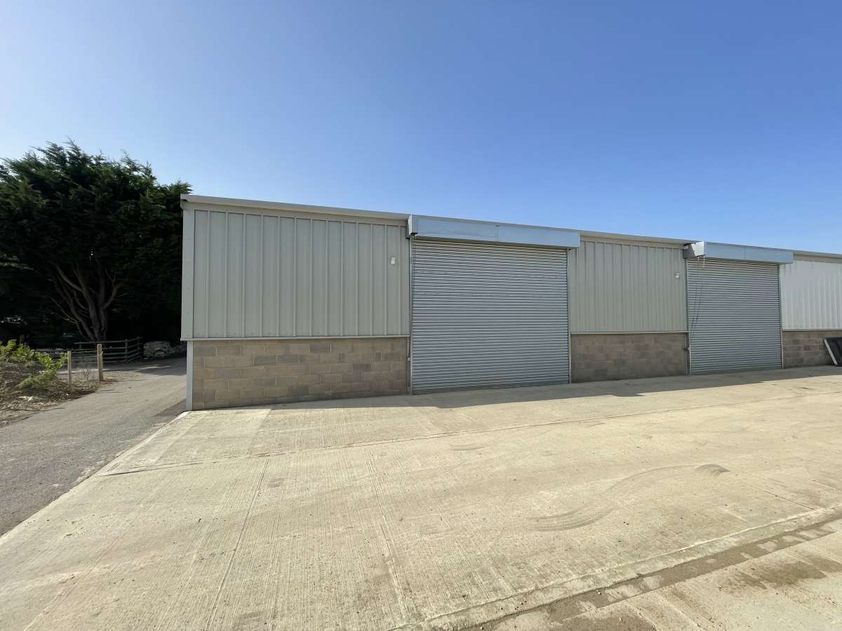 Industrial in Curbridge