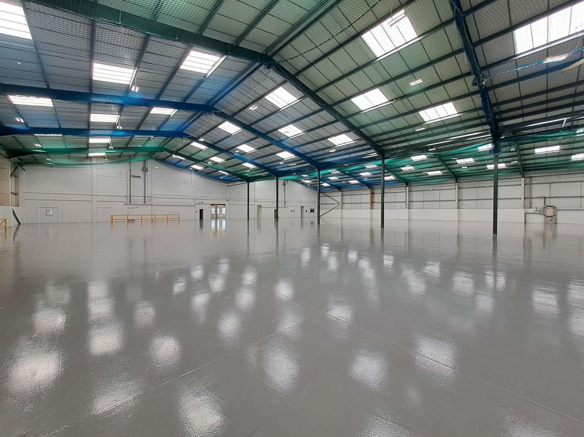 Industrial Unit in Luton - photo 3
