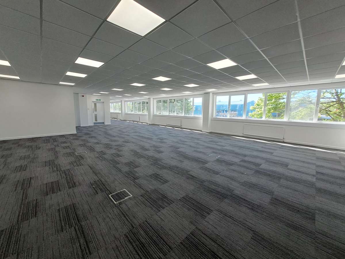 Industrial Unit in Luton - photo 4