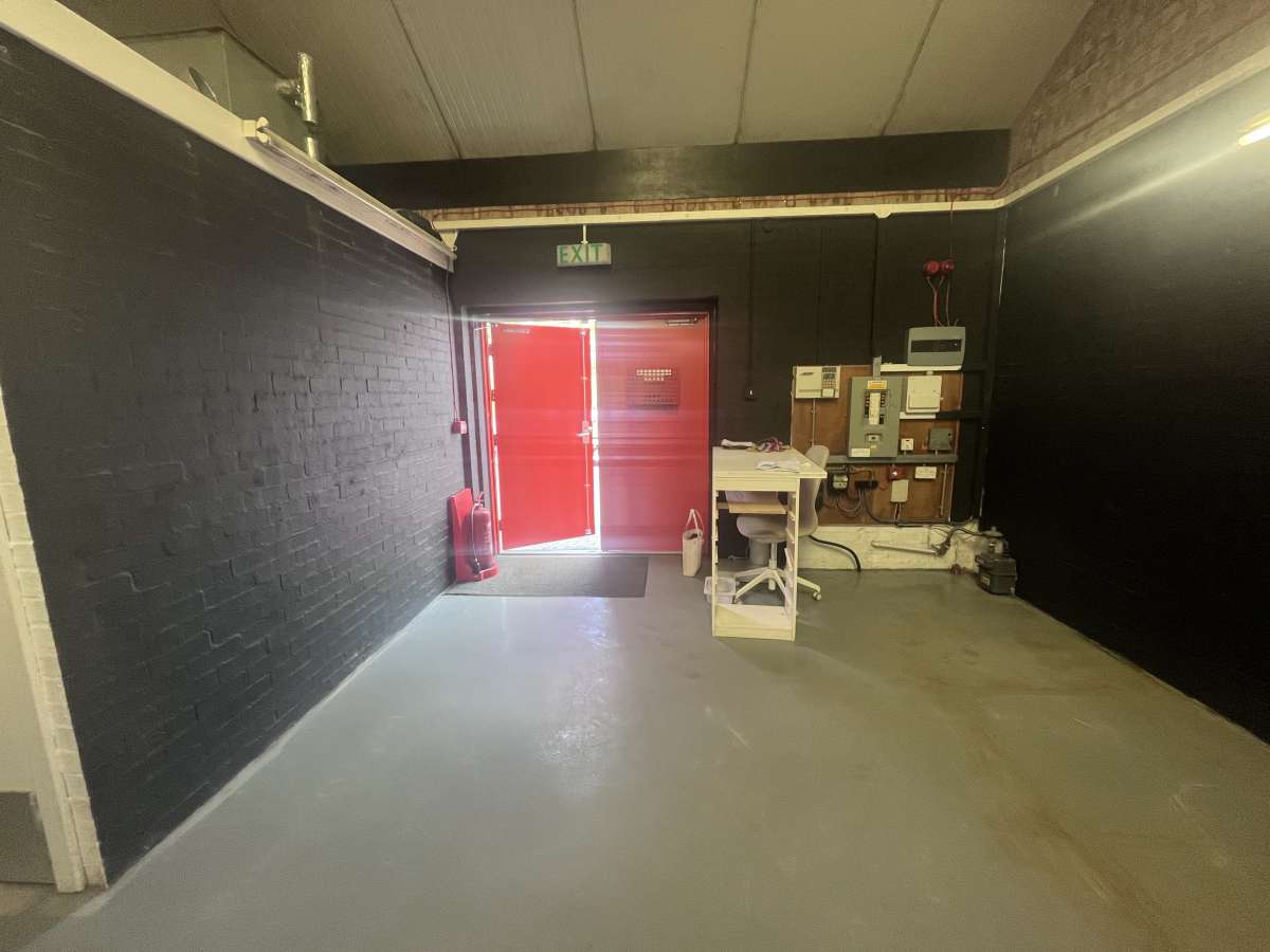 Industrial Unit in Glasgow - photo 3