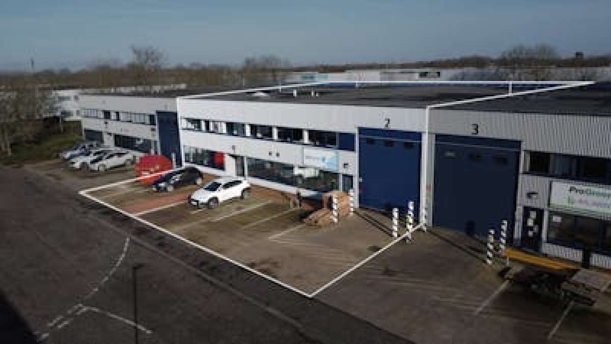 Industrial Unit in Peterborough - photo 3