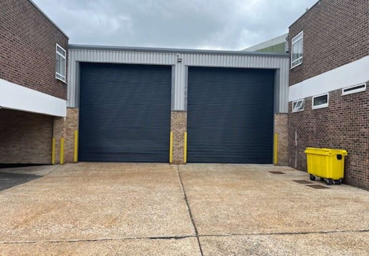 Industrial Unit in Reading - photo 2