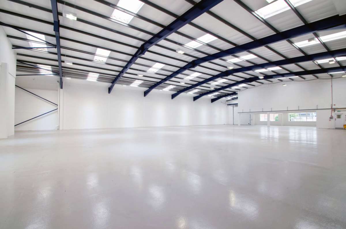Industrial Unit in Croydon - photo 2