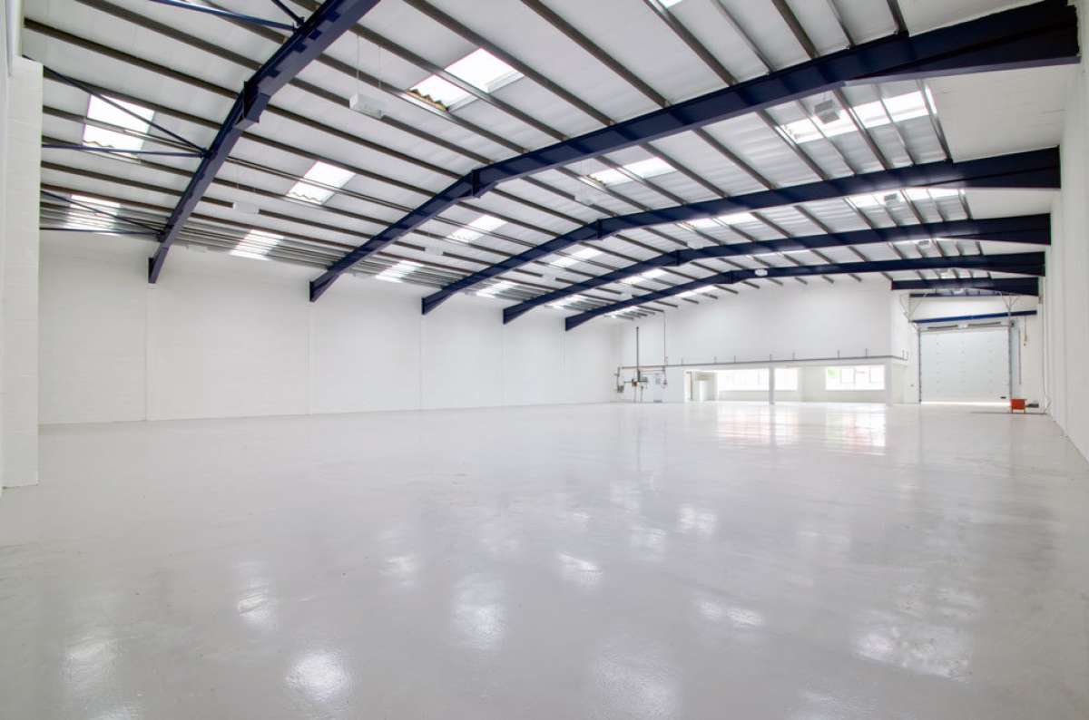 Industrial Unit in Croydon - photo 4