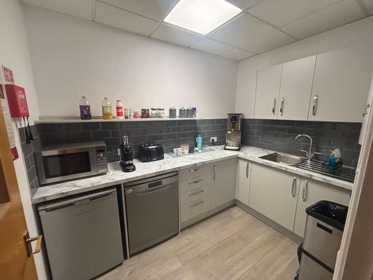 Industrial Unit in Hitchin - photo 2