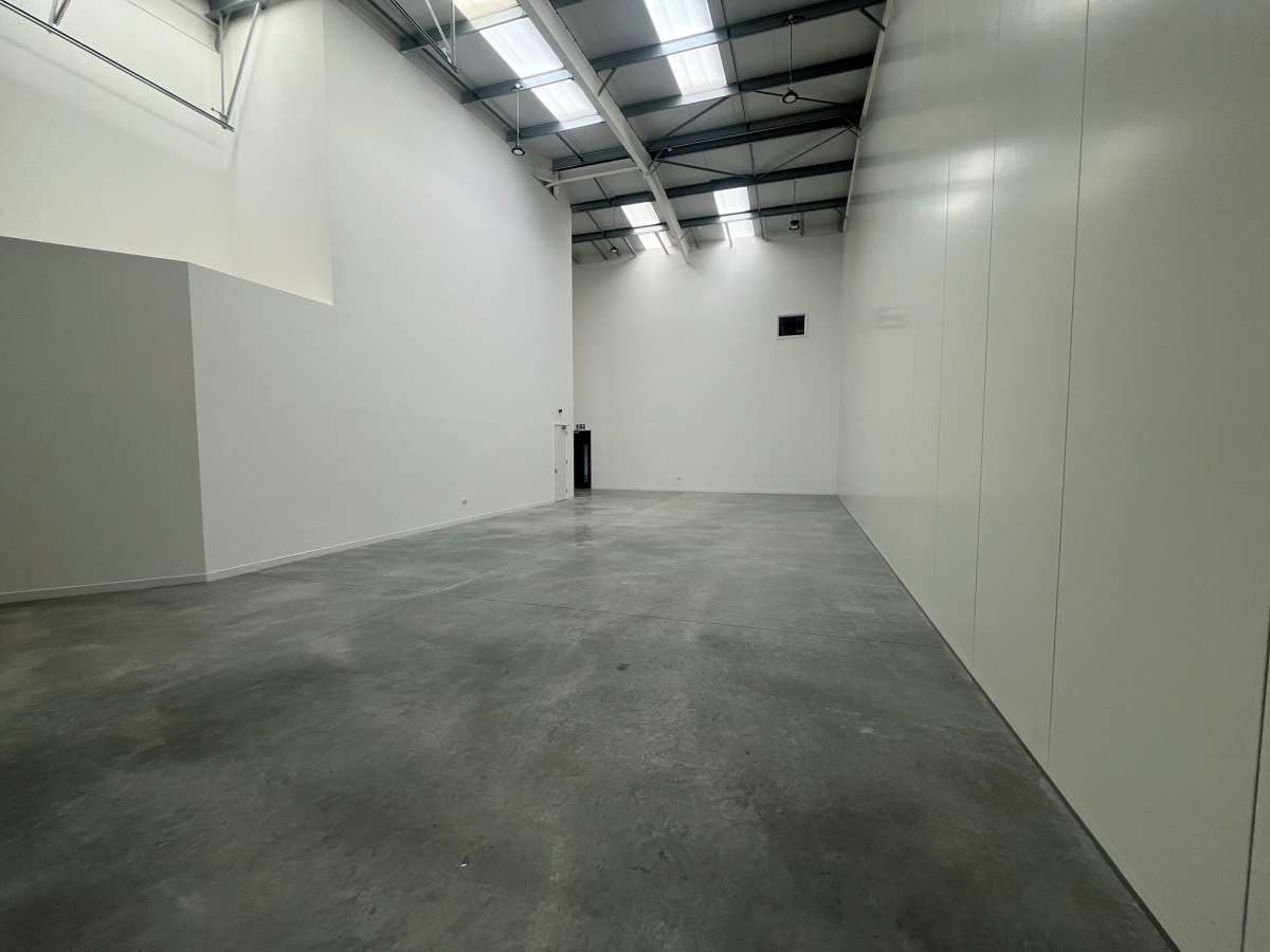 Industrial Unit in Southampton - photo 4