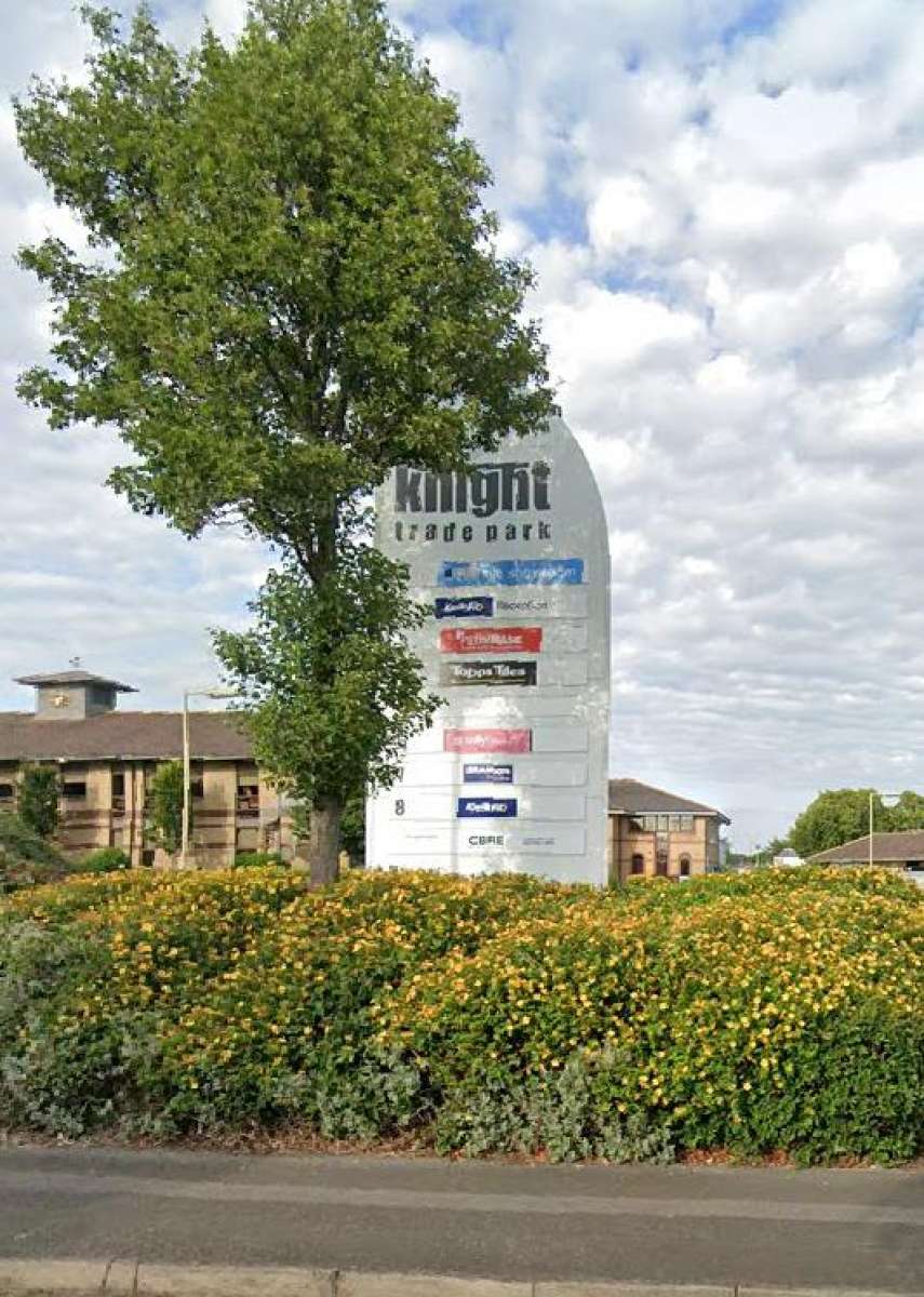 Industrial Unit in Basingstoke - photo 3
