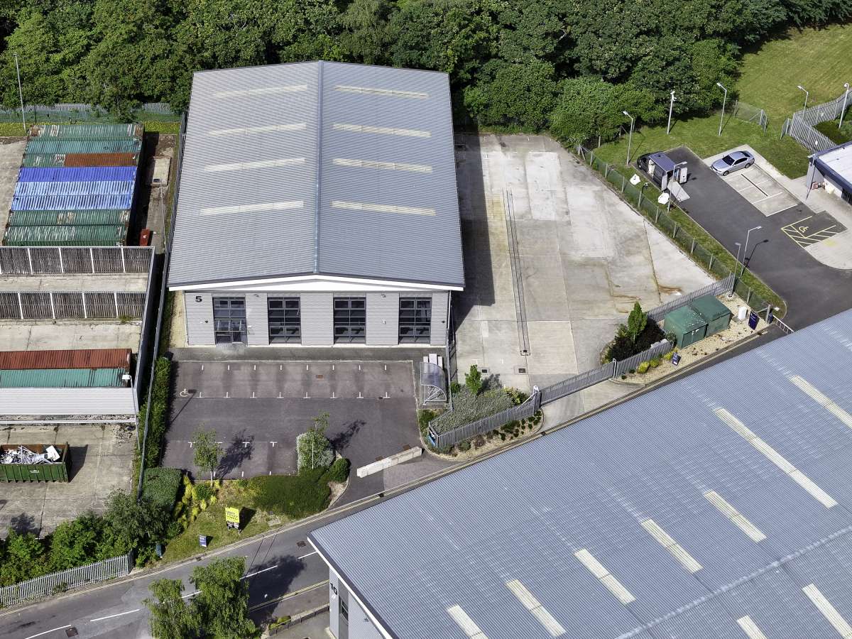 Industrial Unit in Fareham - photo 2