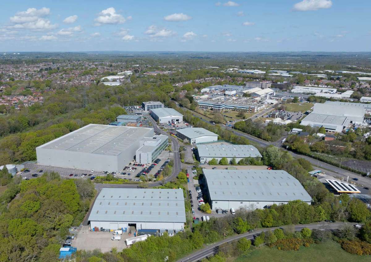 Industrial Unit in Fareham - photo 3