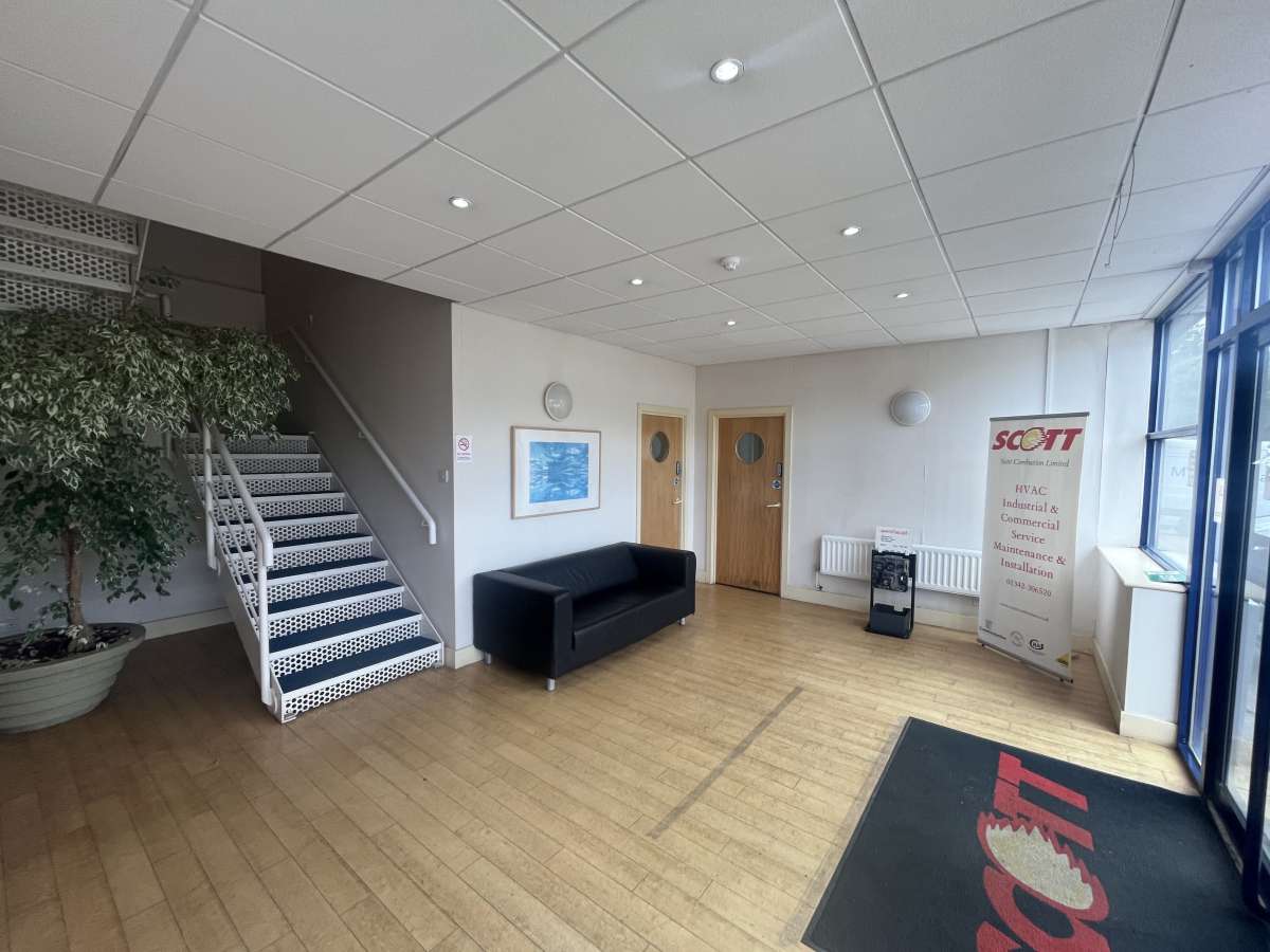 Industrial Unit in East Grinstead - photo 4