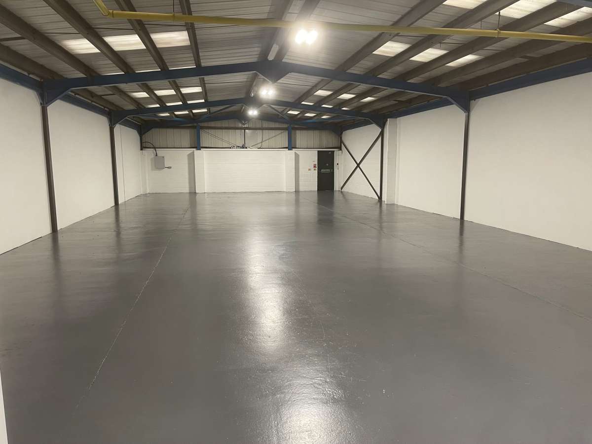 Industrial Unit in Wolverhampton - photo 4