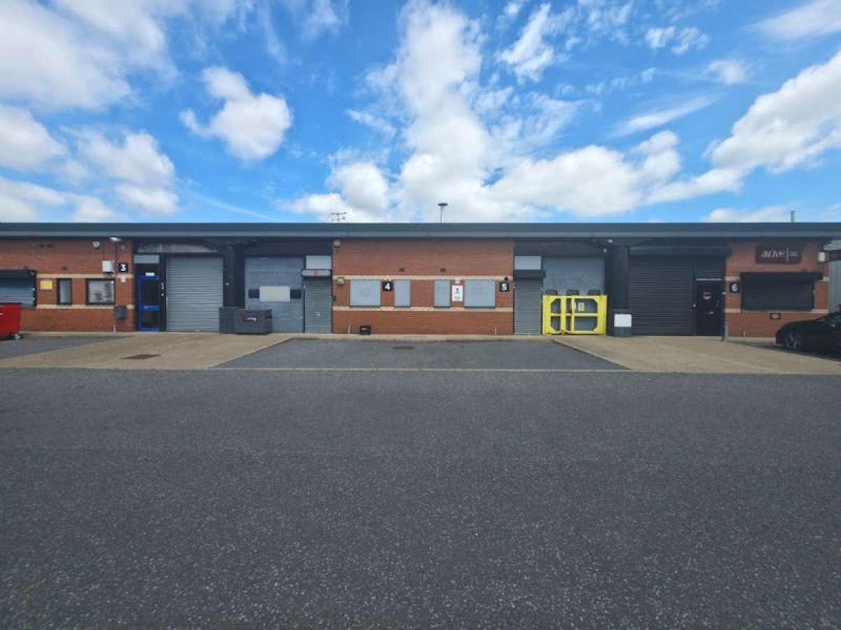 Industrial Unit in Ilford - photo 2