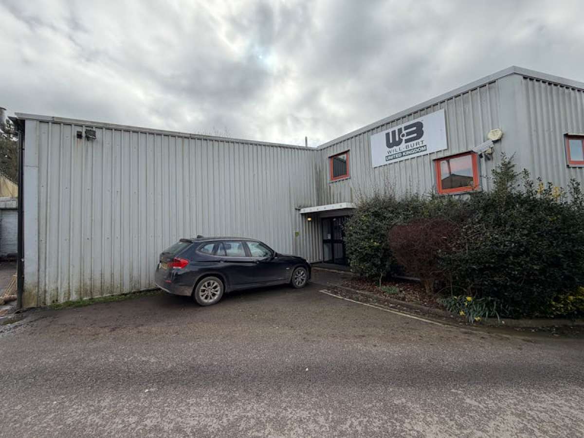 Industrial Unit in Four Marks, Alton - photo 2