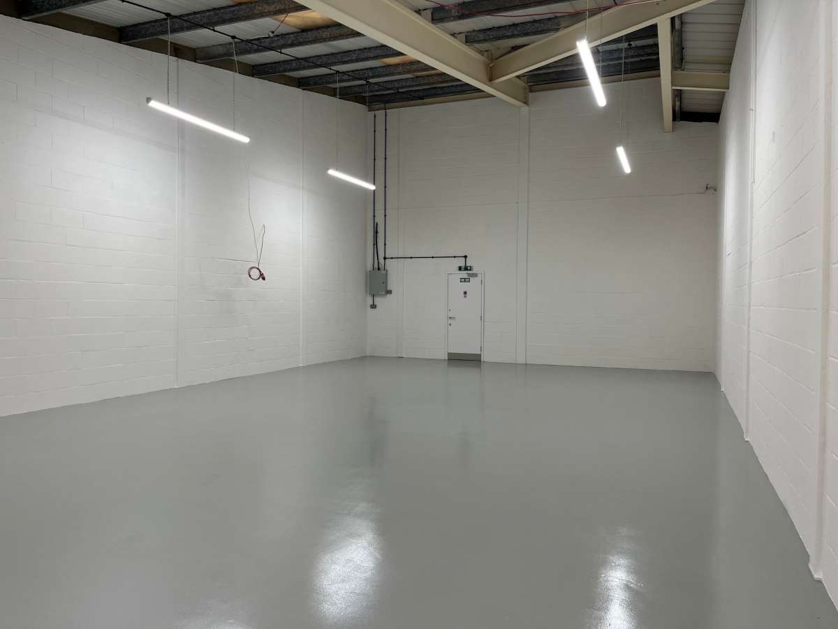 Industrial Unit in Letchworth - photo 2