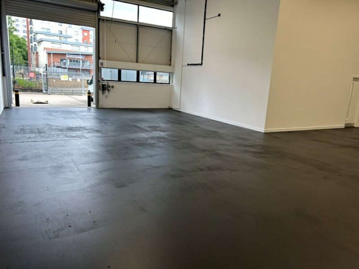 Industrial Unit in Barking - photo 3