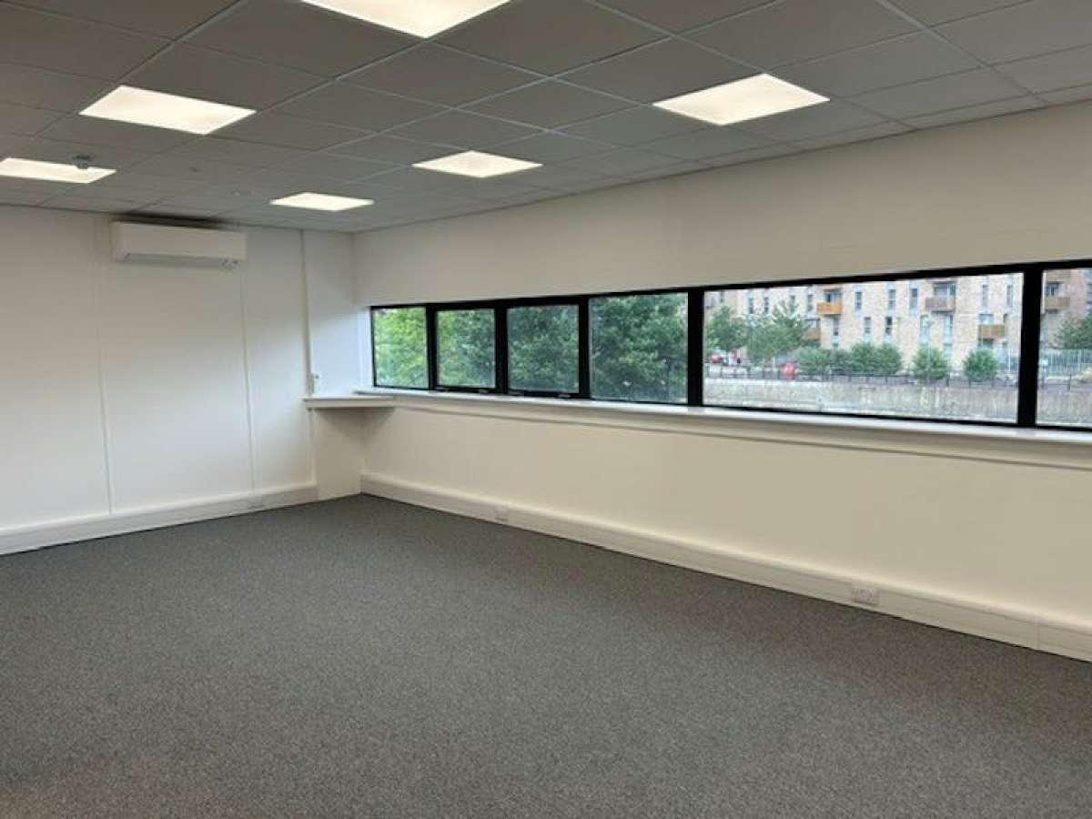 Industrial Unit in Barking - photo 4