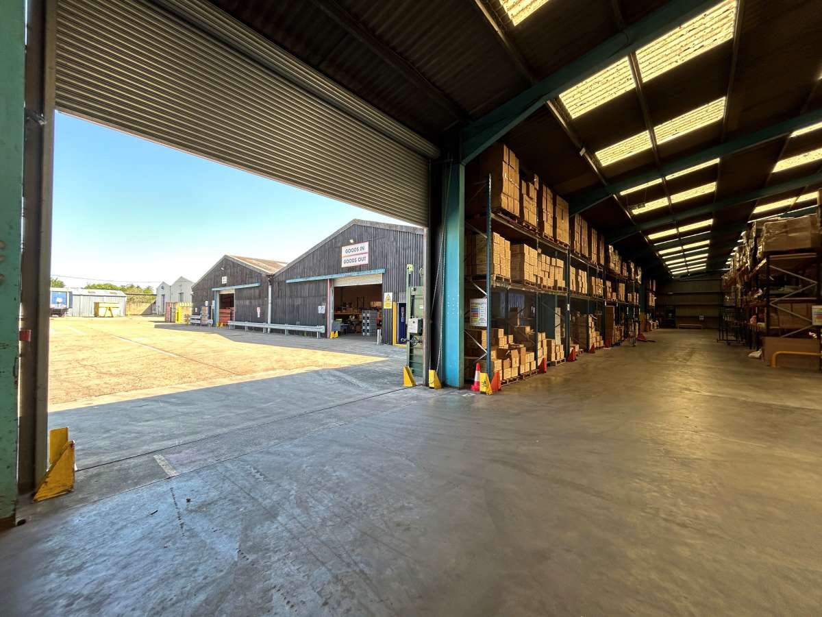 Industrial Unit in Mundon - photo 4