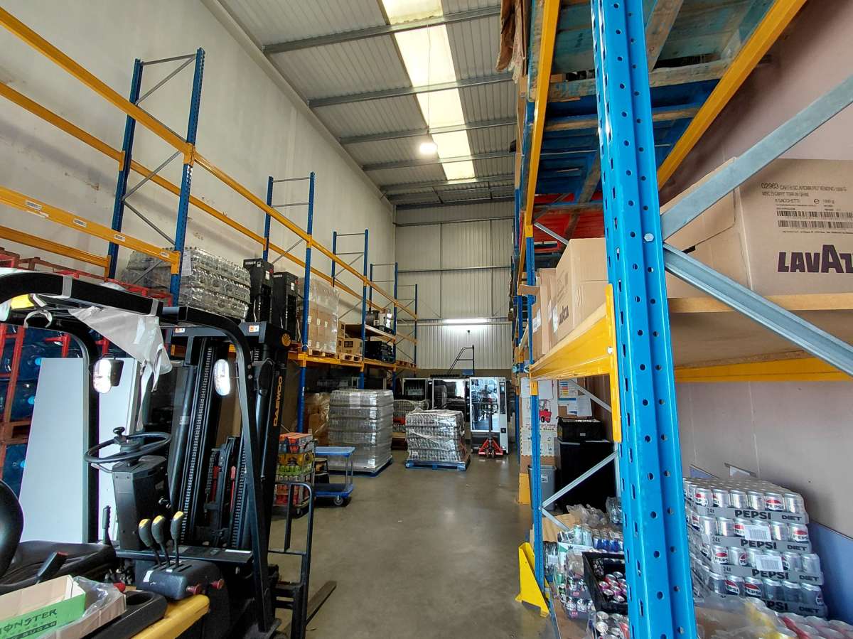 Industrial Unit in Croydon - photo 2