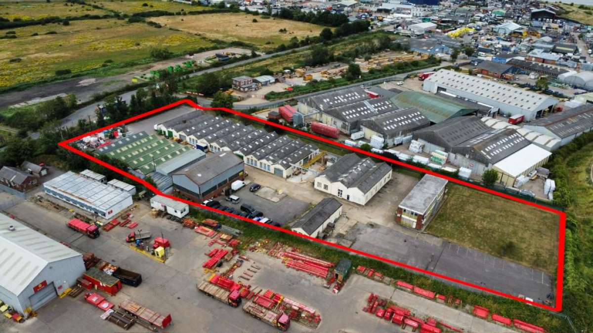 Industrial Unit in Erith - photo 2