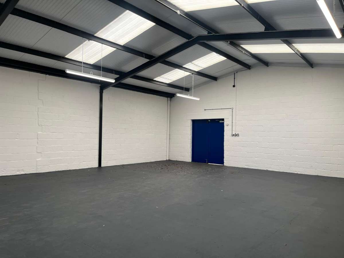Industrial Unit in Stevenage - photo 4