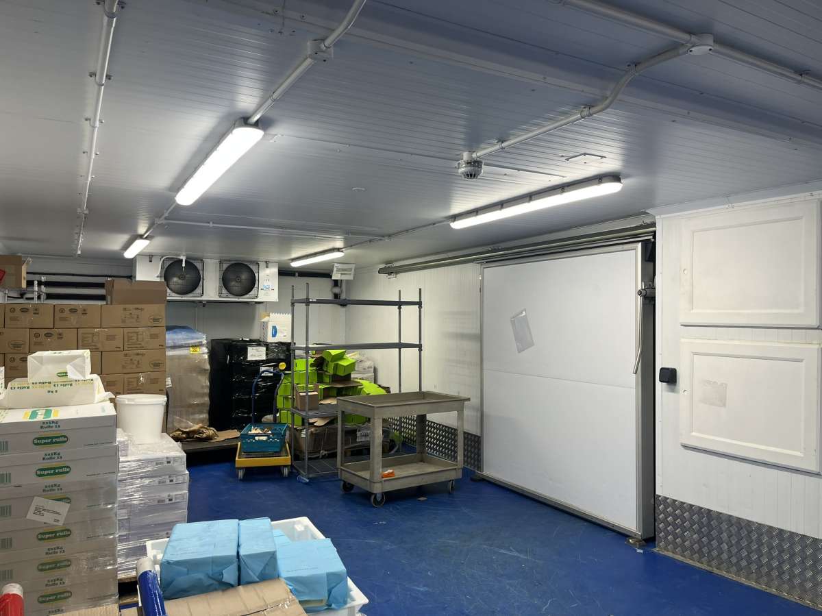 Industrial Unit in Dartmouth - photo 4